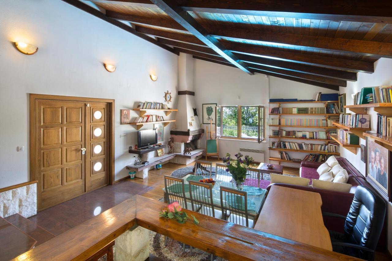 Villa Robinson Petrovac Bagian luar foto
